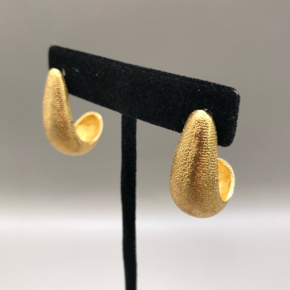 Anne Klein Elegant Gold-Tone Textured Earrings - Picture 4 of 8